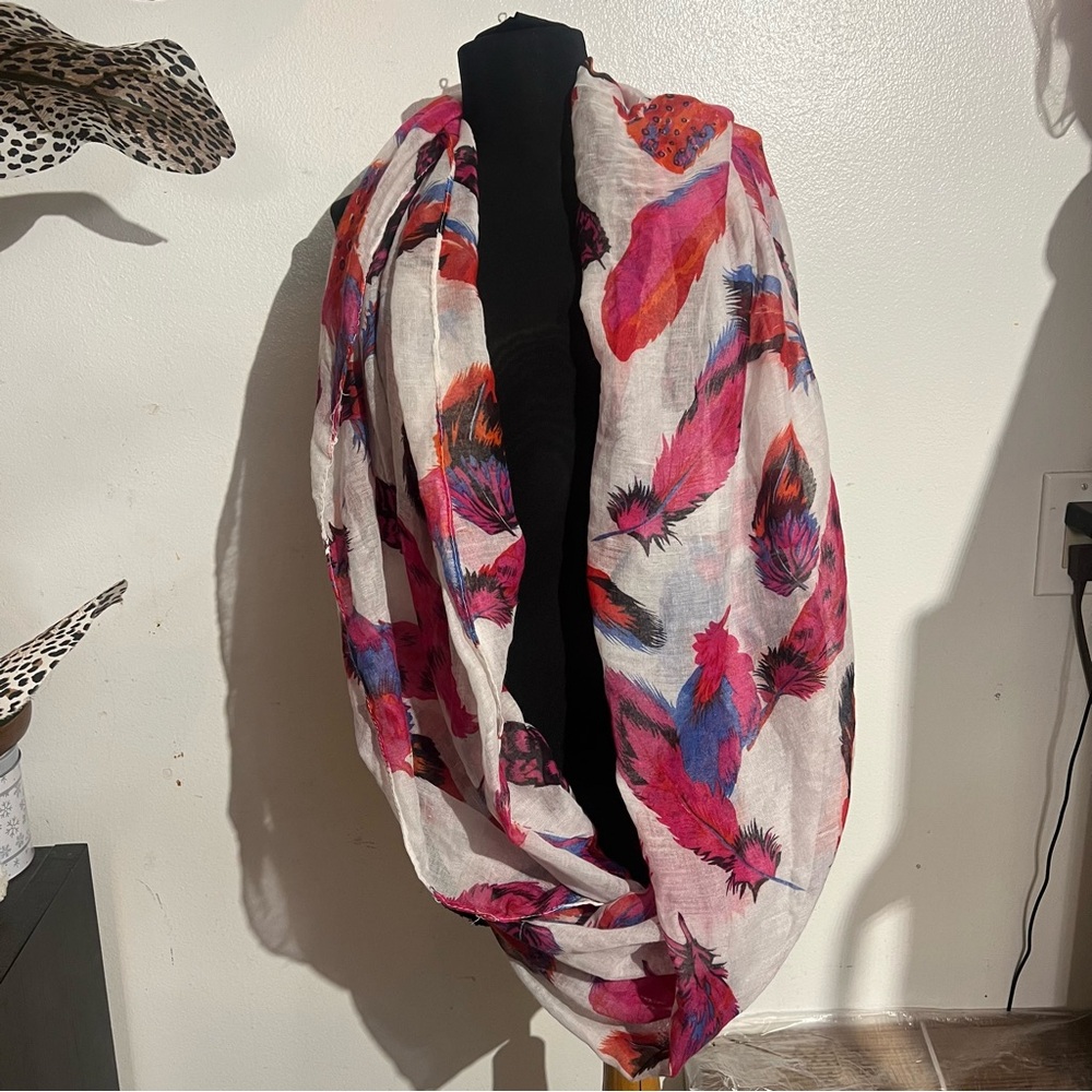 Colorful Feather Print Infinity Scarf